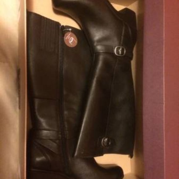 clarks women's wide shoes